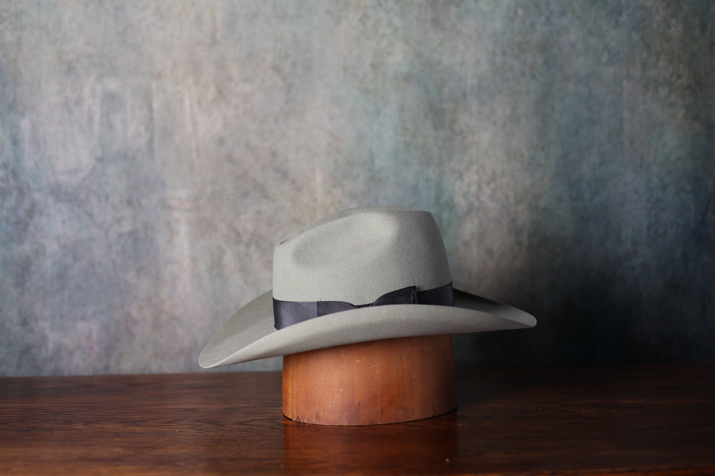 Photo of the side of the NINE70 Owens Fashion Hat from Greeley Hat Works with thick grey band and unisex style