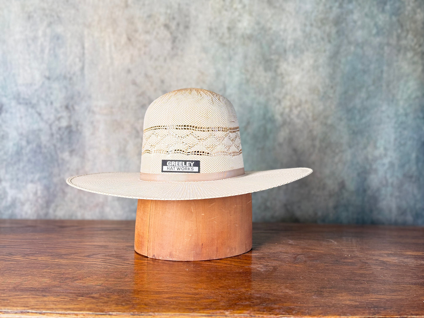 Twister Bangora Sun Plus Ivory/Tan 4 1/2" Open