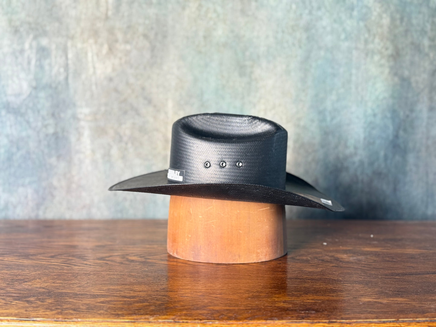 Twister Black Pre-Shaped Straw hat