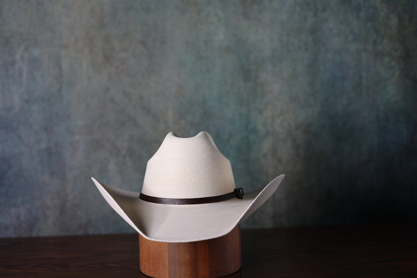 Atwood Hereford 30x Low Crown