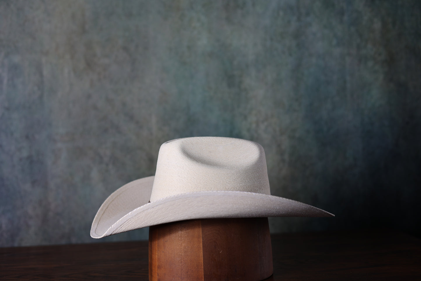 Atwood Hereford 30x Low Crown