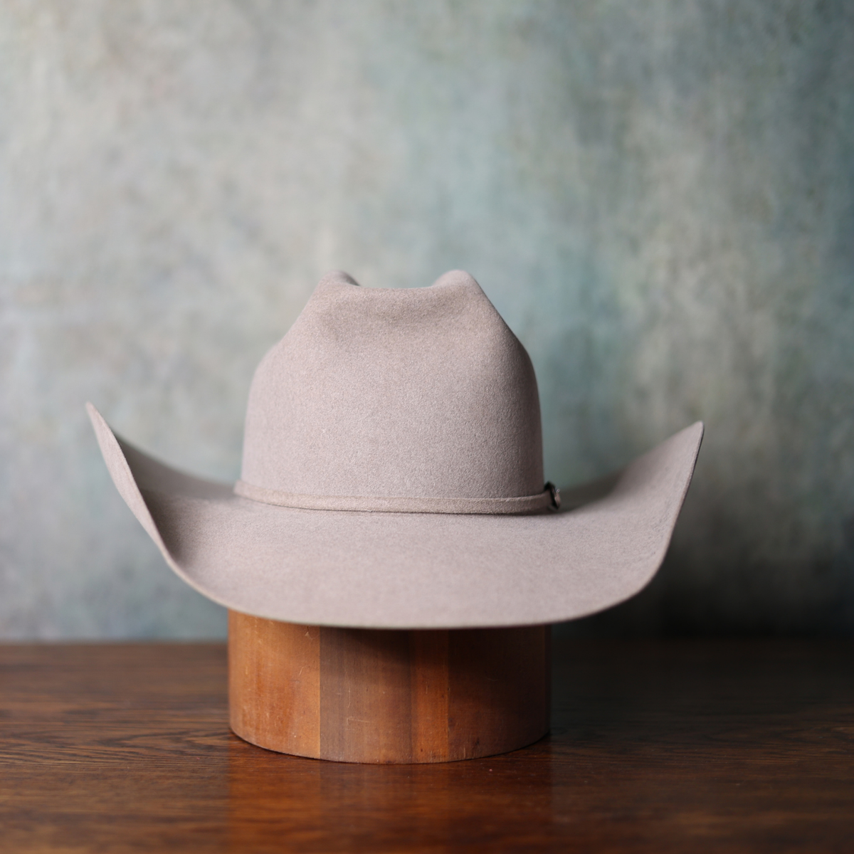 Fort Worth + Soft Cattleman — straight on view